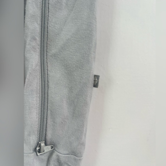 Kyte Baby Grey Zip-Up Footie Size 18-24 months - Picture 2 of 4